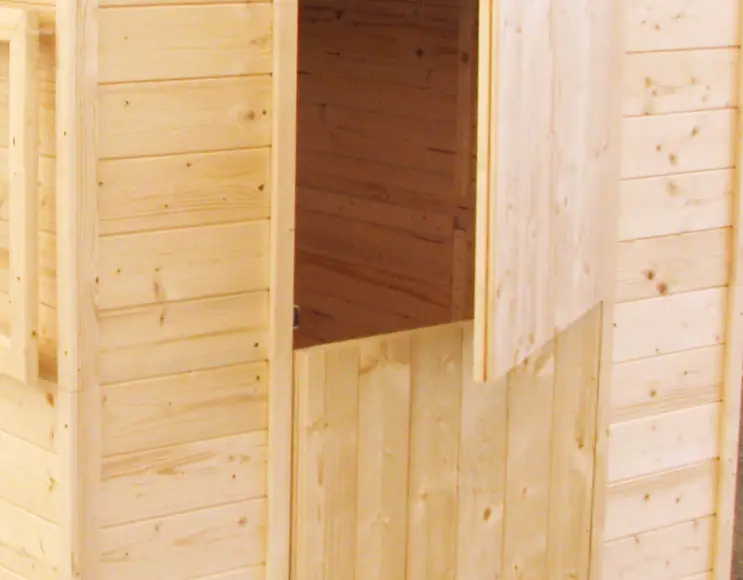 Casetta in legno EUGENIE con pergola esterna